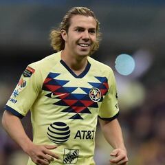 Córdova fue balonero cuando Raúl Jiménez anotó de chilena