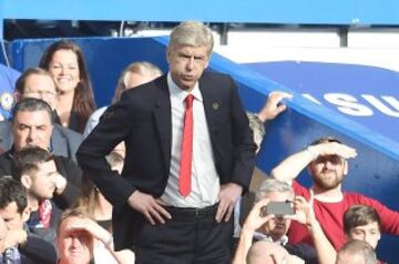 Wenger y Mourinho se enzarzaron en la banda cuando el galo se dirigió a Mourinho tras una feísima entrada de Cahill a Alexis.