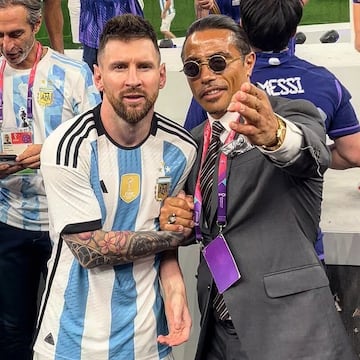 Salt Bae es criticado por posar con la Copa del Mundo. Te explicamos quién es y por qué celebró con Argentina tras ganar en la final de Qatar 2022.