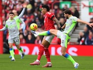 Soccer Football - Premier League - Nottingham Forest v Manchester City - The City Ground, Nottingham, Britain - December 27, 2025 Nottingham Forest's Igor Jesus in action with Manchester City's Ruben Dias REUTERS/Chris Radburn EDITORIAL USE ONLY. NO USE WITH UNAUTHORIZED AUDIO, VIDEO, DATA, FIXTURE LISTS, CLUB/LEAGUE LOGOS OR 'LIVE' SERVICES. ONLINE IN-MATCH USE LIMITED TO 120 IMAGES, NO VIDEO EMULATION. NO USE IN BETTING, GAMES OR SINGLE CLUB/LEAGUE/PLAYER PUBLICATIONS. PLEASE CONTACT YOUR ACCOUNT REPRESENTATIVE FOR FURTHER DETAILS..