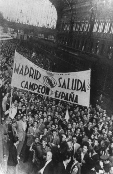 Los seguidores son el alma del fútbol, el jugador número doce. El fútbol desde sus comienzos despertó pasiones y arrastró masas. La afición blanca espera la llegada del Real Madrid.