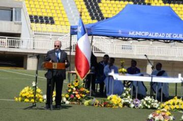 Más de mil personas llegaron al estadio para despedir a Lucio Fariña en Quillota.