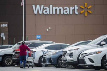 Walmart and PayPal, options to cash stimulus checks
