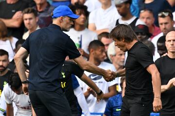 Al finalizar del partido, en el momento del saludo los dos entrenadores vuelven a encararse y terminan los dos expulsados.