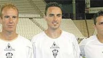 <b>TRIPLE PRESENTACIÓN. </b>Jaime, Momo y Rubén lucieron ayer su nueva elástica.