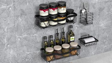 ¿Sin ideas para poner los geles en la ducha? Prueba esta estantería que se instala sin taladro