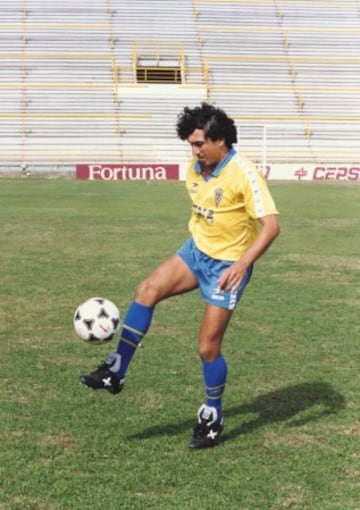 "Mágico" González.