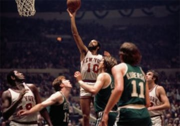 10: WALT FRAZIER. Mítico 10 durante más de una década en el Madison Square Garden, ganó los dos anillos de la franquicia (1970 y 1973) y fue siete veces all star.