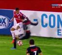 Huracán's Gamarra in glorious nutmeg in Copa Sudamericana