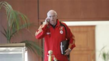 <b>MUY FUERTE.</b> El director deportivo de la RFEF, Fernando Hierro, asegura que ve fenomenal al seleccionador español.