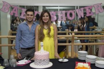 Los medallistas olímpicos, los clavadistas Paola Espinosa e Iván García festejaron el Baby Shower del bebé que van a tener.