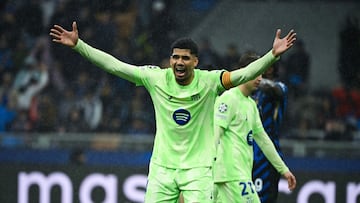 Araújo, en un partido con el Barça.