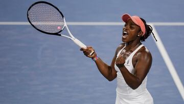 Sloane Stephens celebra su triunfo contra Caroline Garcia en Cincinnati.