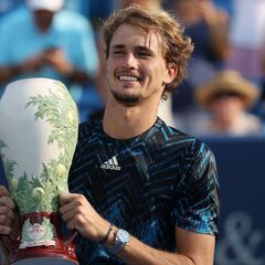 Zverev arrolla a Rublev