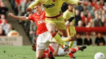 Jamie Redknapp durante un partido con el Liverpool.