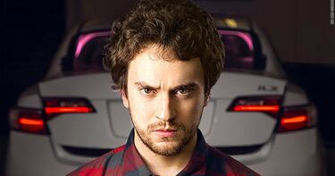 El genio que hackeó el iPhone con 17 años le dijo “no” a Elon Musk: años más tarde quiere demostrar que puede superarlo