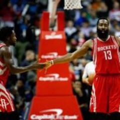 Harden (42+9+7) gana el duelo de cracks a Wall (26+9+12)