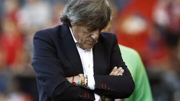 El entrenador de Osasuna Enrique Mart&iacute;n durante el encuentro ante Las Palmas.