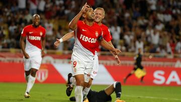 El delantero colombiano, Radamel Falcao podría superar sus goles hechos en Porto y Atlético en el Mónaco en donde suma 65. El récord está con 72 anotaciones