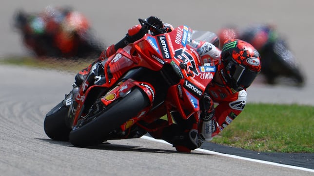 Pole de Pecco desde la Q1 gracias a una caída de Márquez