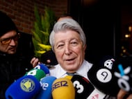 Enrique Cerezo, con los medios.