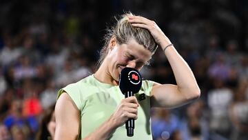 MONTREAL, CANADA - JULY 30: Eug�nie Bouchard of Canada becomes emotional as she announces her retirement on centre court on Day Four of the WTA 1000 National Bank Open at IGA Stadium on July 30, 2025 in Montreal, Quebec, Canada. Minas Panagiotakis/Getty Images/AFP (Photo by Minas Panagiotakis / GETTY IMAGES NORTH AMERICA / Getty Images via AFP)
