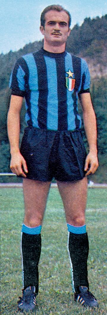 Máximo goleador durante tres temporadas consecutivas, 66/67 (17 goles en 30 partidos), 65/66 (19 goles en 30 partidos), 64/65 (17goles en 33 partidos)