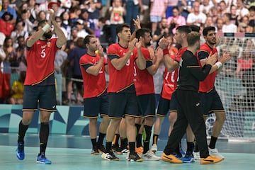 La Selección de Jordi Ribera se acerca a los cuartos después de controlar el vértigo nipón en la segunda parte (37-33). Gran aparición de Kauldi Odriozola y Dani Dujshebaev.