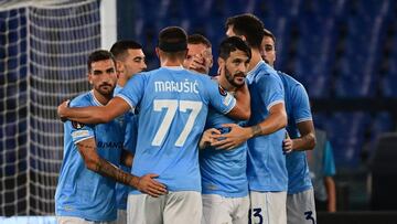 Lazio�s Spanish forward Luis Alberto (C) celebrates with teammates after scoring the opening goal  during the UEFA Europa League Group F first leg football match between SS Lazio and Feyenoord Rotterdam at the Olympic stadium in Rome on September 8, 2022. (Photo by Vincenzo PINTO / AFP)