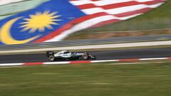 Rosberg con el Mercedes en Sepang.