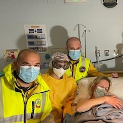 Da a luz en un coche tras varias horas esperando una ambulancia