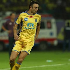 Berbatov dinamita públicamente a su entrenador en India