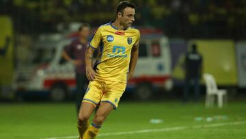 El delantero búlgaro del Kerala blasters, Dimitar berbatov, durante un partido.