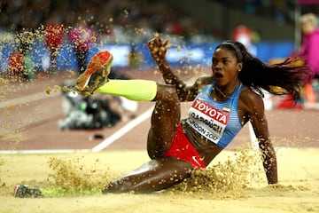 La colombiana Caterine Ibargüen obtuvo la medalla de plata en la final del Salto Triple del Mundial de Atletismo con un registro de 14.89 m, superada por la venezolana Yulimar Rojas quien registró 14.91 m. El podio lo cerró la kazaja Olga Rypakova con 14.77 m.