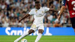 GRAF8913. MADRID, 25/09/2019.- El delantero brasile&ntilde;o del Real Madrid Vinicius Junior con el bal&oacute;n durante el partido de LaLiga que se disputa esta noche en el Estadio Santiago Bernab&eacute;u en Madrid. EFE/ Rodrigo Jim&eacute;nez