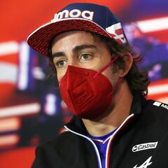 Alonso: "He sido el idiota al que adelantaban por fuera, y ahora..."