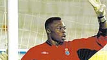 <b>CON AYUDA DE DIOS.</b> Kameni está apoyado por Dios.