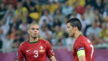 Pepe y Cristiano Ronaldo en el partido ante Alemania.