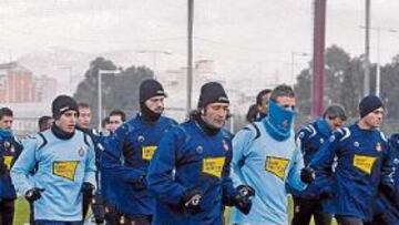 <b>FRÍO INTENSO. </b>El Espanyol se entrenó ayer casi bajo cero.