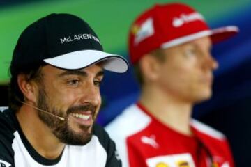 El piloto asturiano de McLaren pasó el reconocimiento de la FIA y estará en el Gran Premio de Malasia.