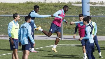 Prueba de presión carbayona al 'momentum Oltra' del Fuenla