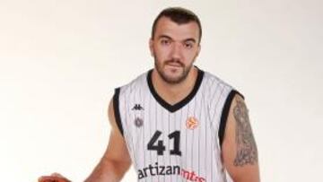 <b>OTRO NBA. </b>Nikola Pekovic ha vuelto a Belgrado durante el lockout.