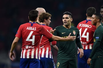 Falcao García y Santiago Arias se reencontraron en el duelo de Champions League entre Atlético de Madrid y Mónaco. Los colombianos vivieron dos realidades durante el partido. El delantero fue derrotado y perdió una pena máxima mientras que el defensor se afianza cada vez más en el equipo de Simeone.