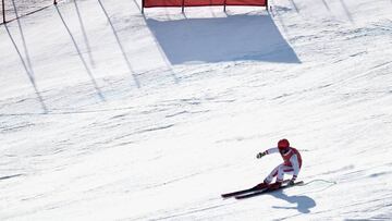 El esquiador Marcel Hirscher de Austria en acci&oacute;n durante un entrenamiento de descenso masculino.