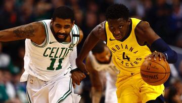CJX. Boston (United States), 09/02/2018.- Indiana Pacers guard Victor Oladipo (R) gets away with the ball from Boston Celtics guard Kyrie Irving (L) during the second quarter at TD Garden in Boston, Massachusetts, USA 09 February 2018. (Baloncesto, Estados Unidos) EFE/EPA/CJ GUNTHER