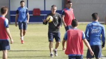 Lucas Alcaraz, en el entrenamiento del Levante.