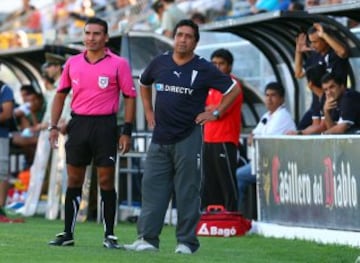 El ídolo de la UC condujo a los cruzados y a Naval, en Primera B. Registra un título de Copa Chile con los universitarios en 2011 y en el cuadro chorero fue cesado por bajos resultados.