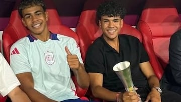 Lamine Yamal y Aznou, con la Selección.