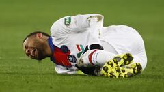 Soccer Football - French Cup - Round of 64 - Caen v Paris St Germain - Stade Michel d&#039;Ornano, Caen, France - February 10, 2021 Paris St Germain&#039;s Neymar reacts after sustaining an injury REUTERS/Stephane Mahe