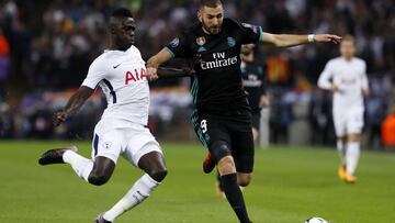 Dávinson Sánchez disputa balón con Benzema. El defensa colombiano llega a 34 partidos internacionales y solo cuatro partidos perdidos